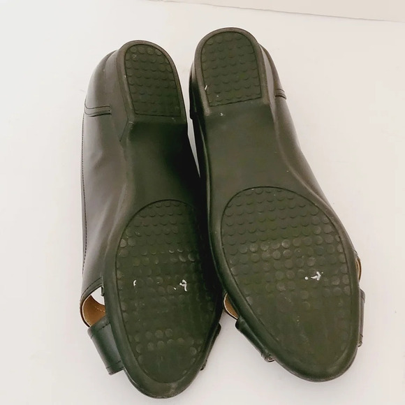9M Comfortview Leatherlike Crossover Peeptoe 1" Heel Flats - Picture 7 of 9